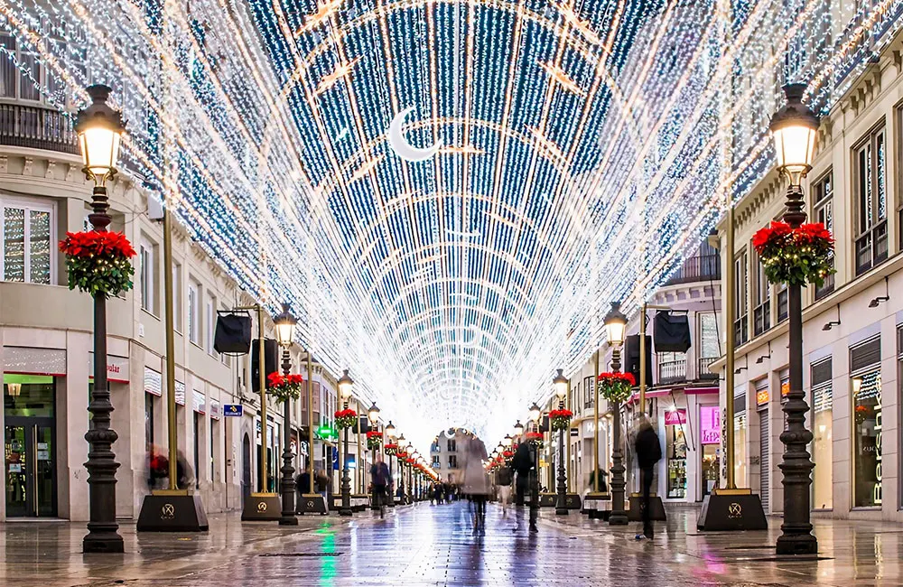 12 Spanish Christmas Traditions 6 Malaga Christmas lights: Credit: Adrianna Calvo, CC0, via Wikimedia Commons