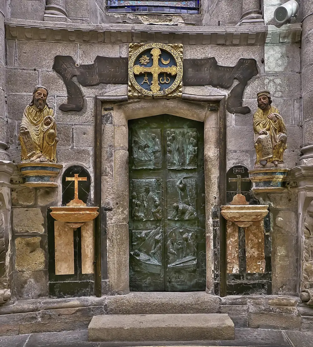 Puerta Santa de la_ Catedral de Santiago de Compostela
