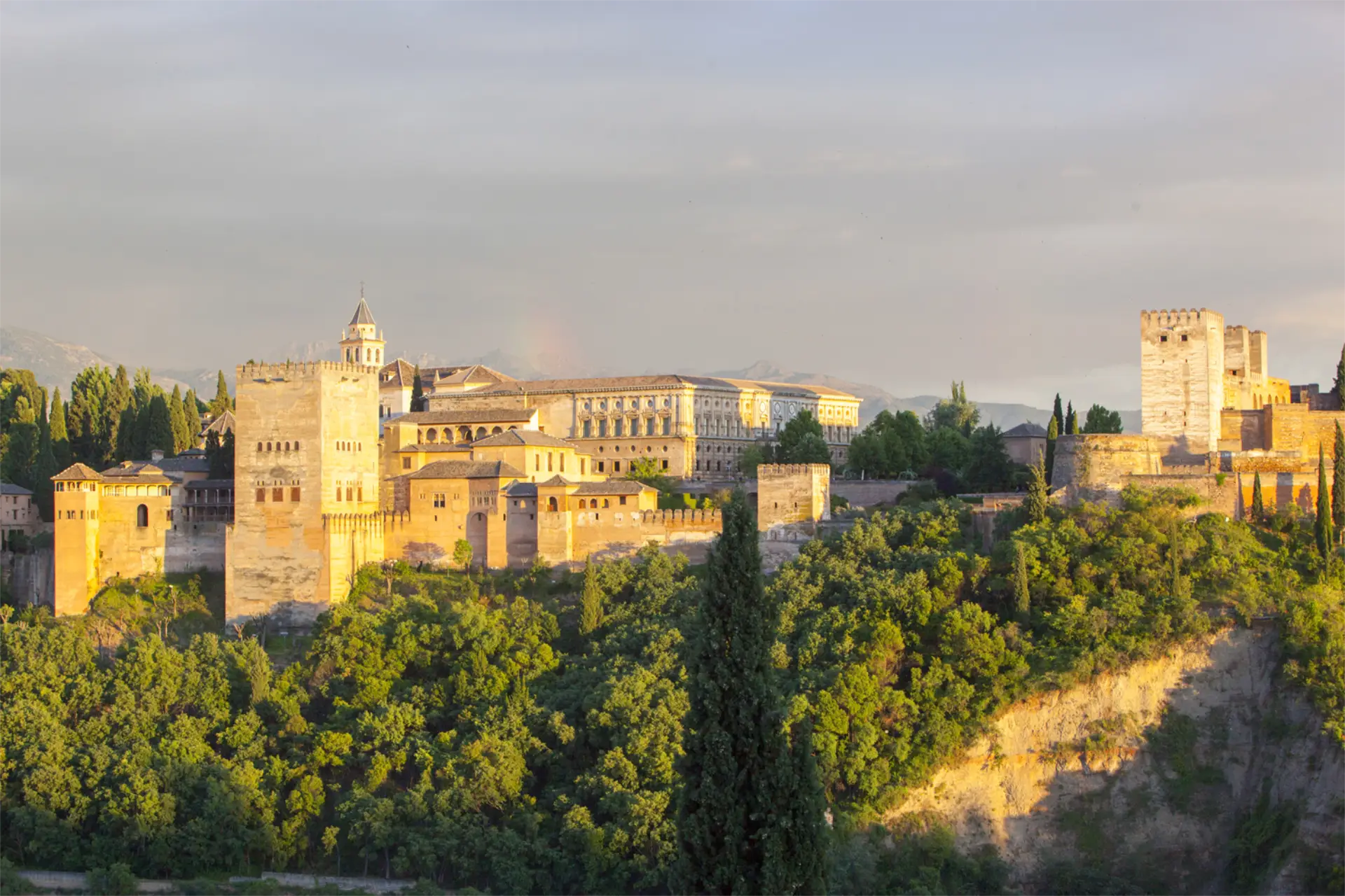 Alhambra at sunset. Image credit: Andalucia.org - © TURISMO ANDALUZ