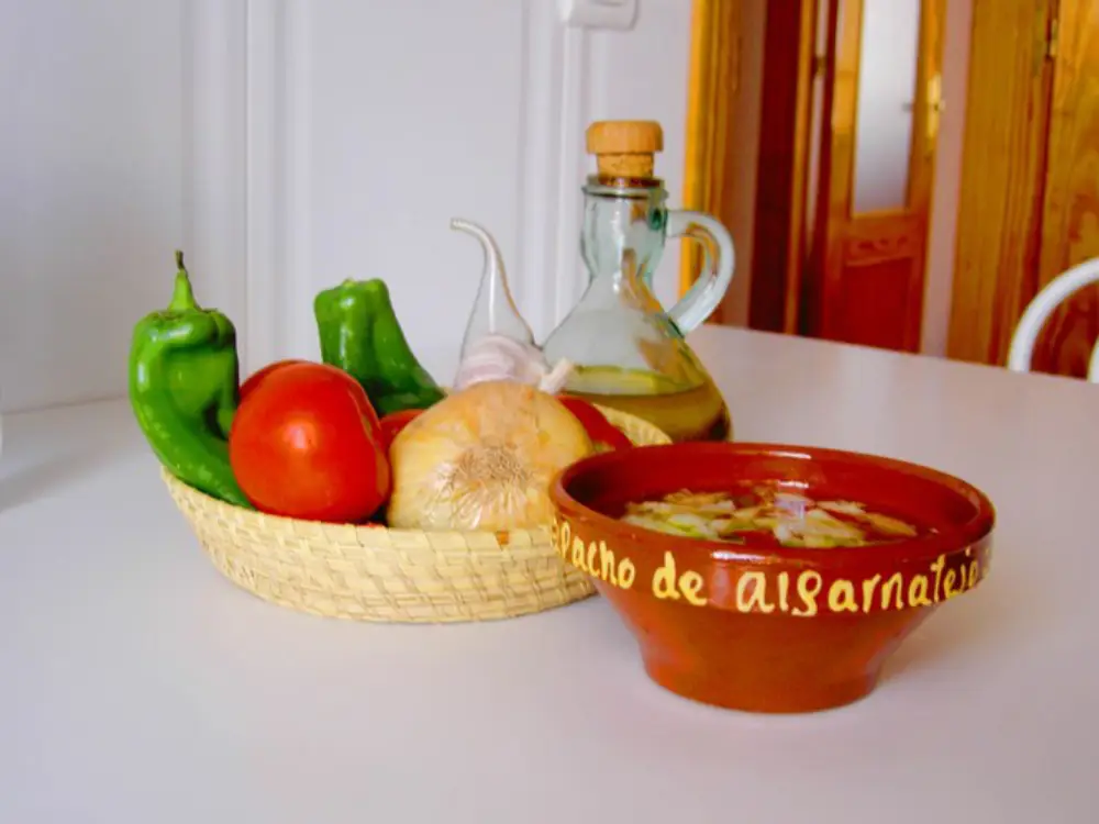 What’s the difference…? Food variations explained 2 Alfarnatejo has a thin gazpacho with plenty of green peppers - andalucia.org - © TURISMO ANDALUZ