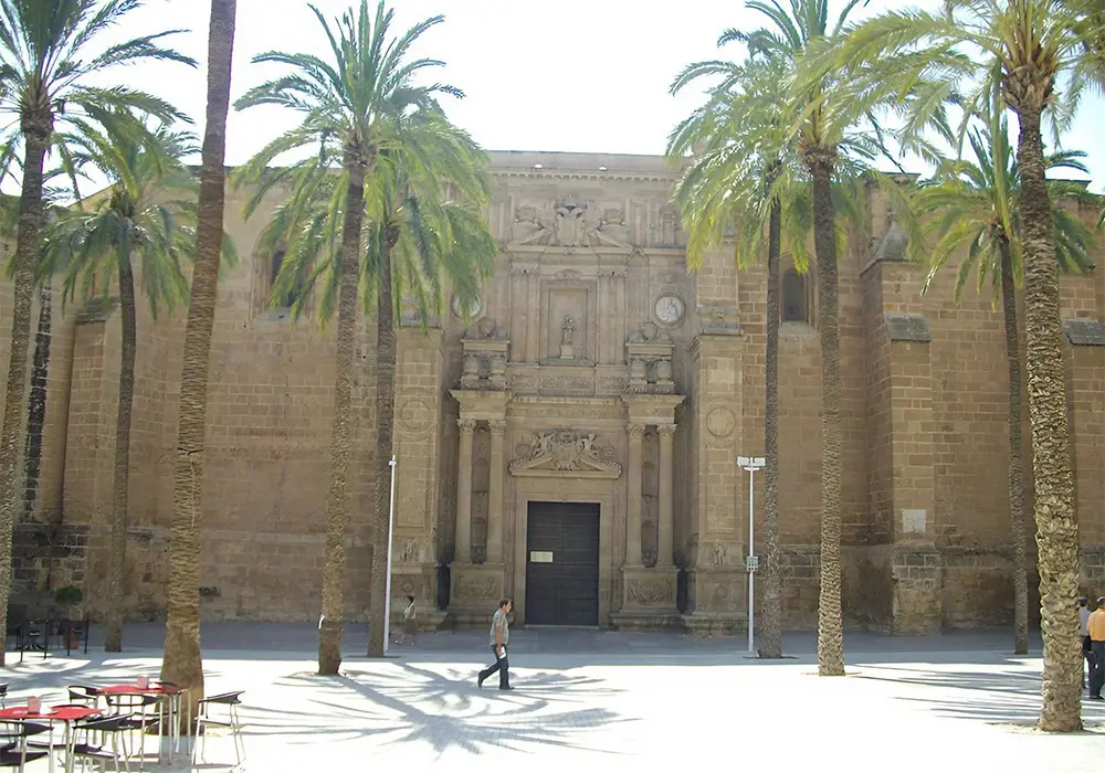 Almeria Cathedral via Wikipedia. Author: Jeromesapin licensed under the Creative Commons Attribution-Share Alike 3.0 Unported