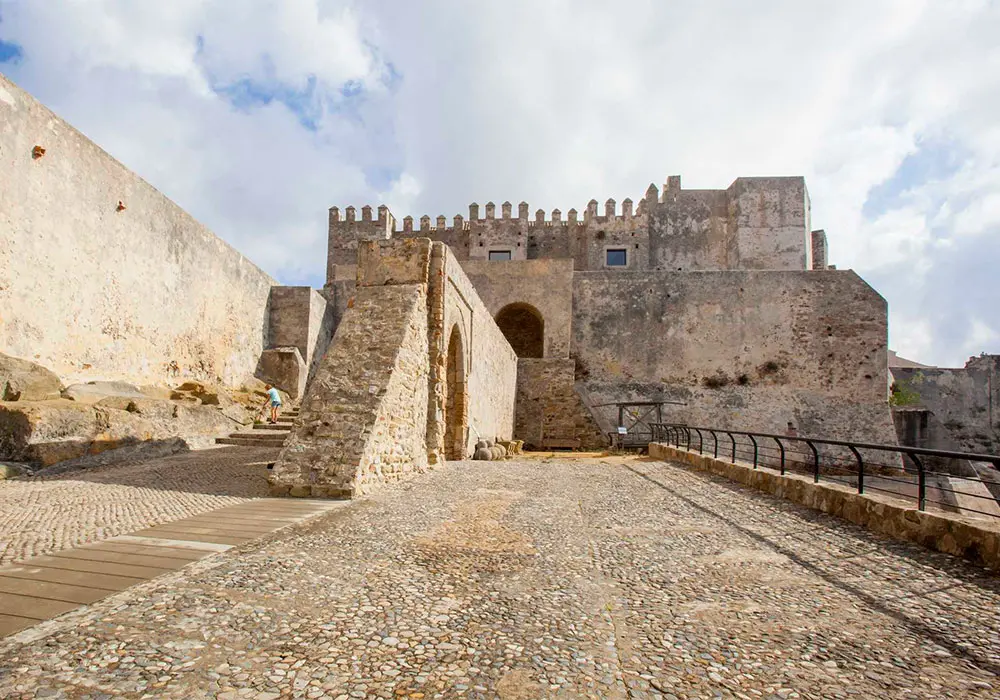 Castillo Guzmán el Bueno, Cádiz