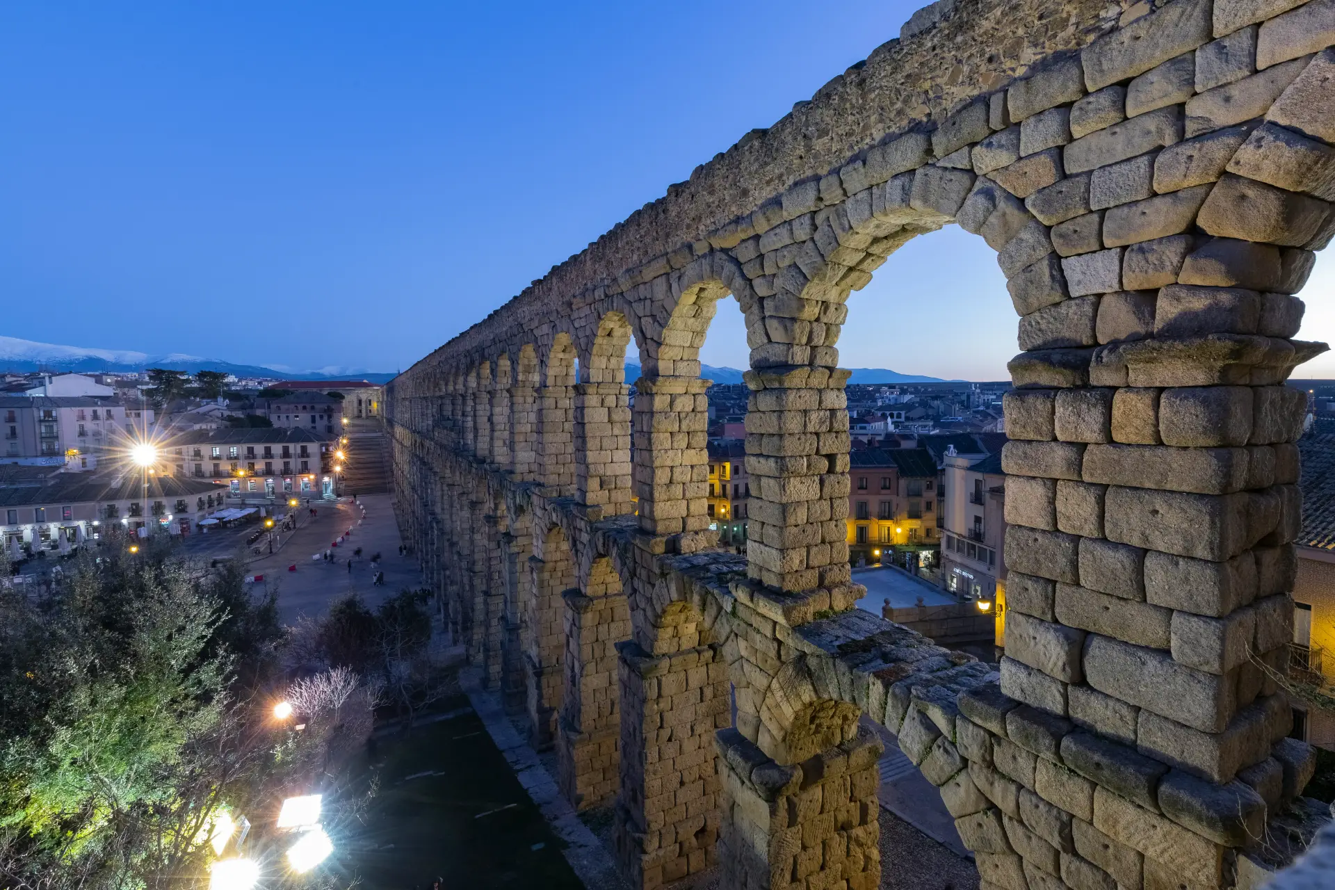 The Spain Road Trip 5 Segovia aqueduct - Photo by Jordi Vich Navarro on Unsplash