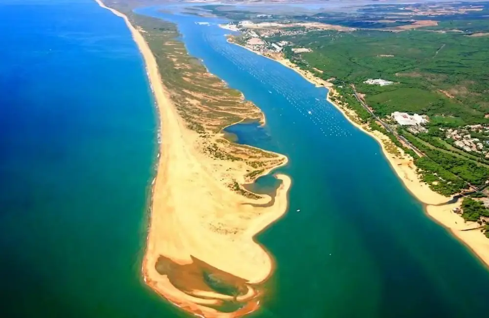 El Rompido and la flecha. Credit: Objetivo Aéreo