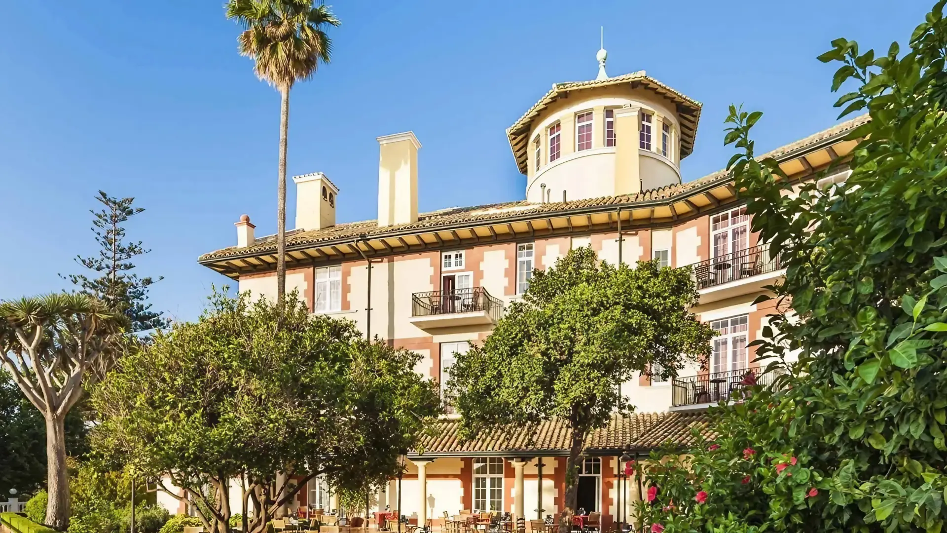 Hotel rein Algeciras – Hotel Reina Cristina in Algeciras. Image credit: Globales hotels https://www.globales.com/