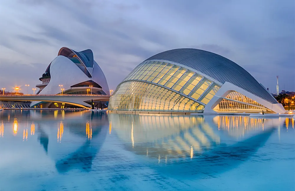 Valencia city of arts and science. Credit: https://www.rawpixel.com/image/5921685