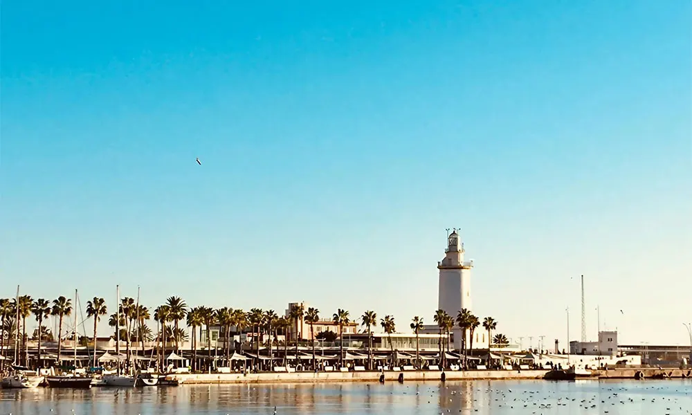 Malaga faro Photo by Juany Jimenez Torres: https://www.pexels.com/photo/body-of-water-1925929/