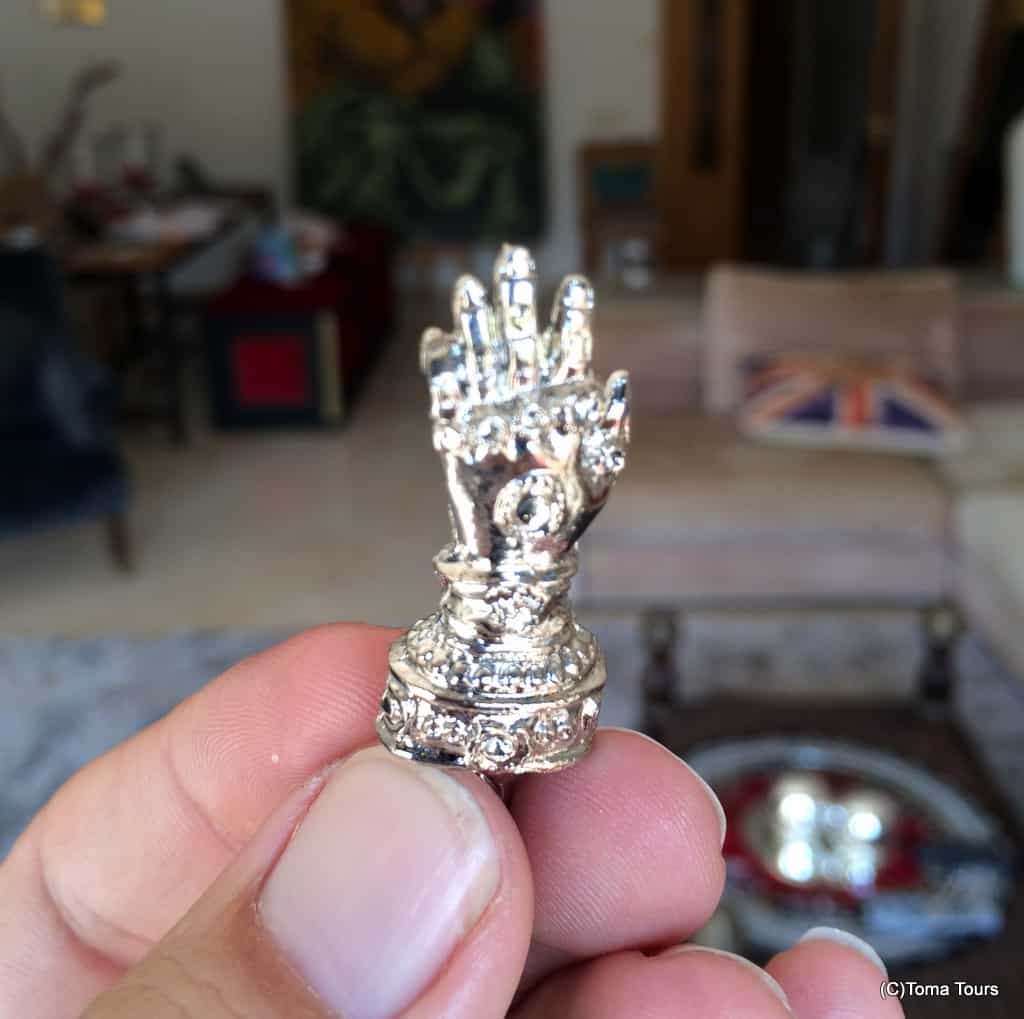Replica of the hand of Santa Teresa