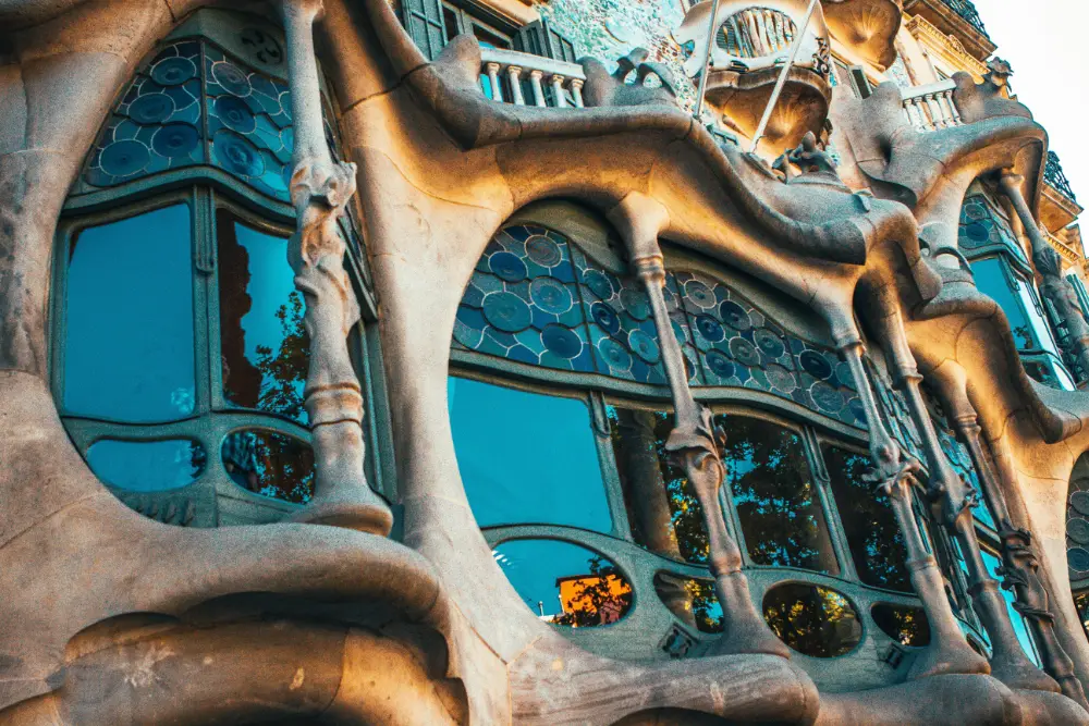 CASA BATLLÓ Antoni Gaudi Barcelona, Spain Photo by Raimond Klavins on Unsplash